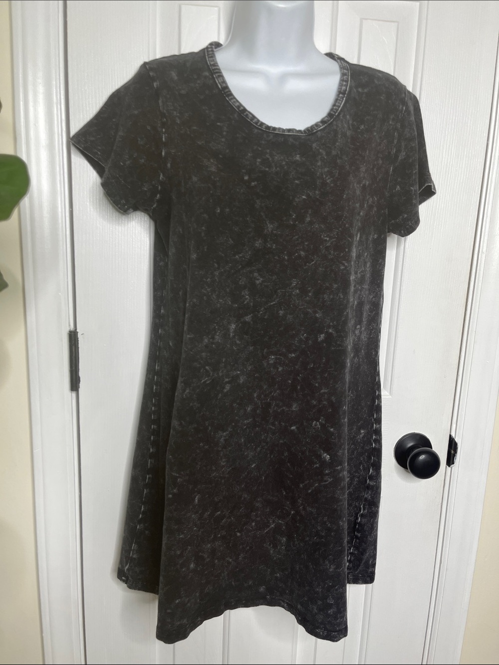 Black Acid Washed Short Sleeve Mini Dress Olivia Rae Size Large